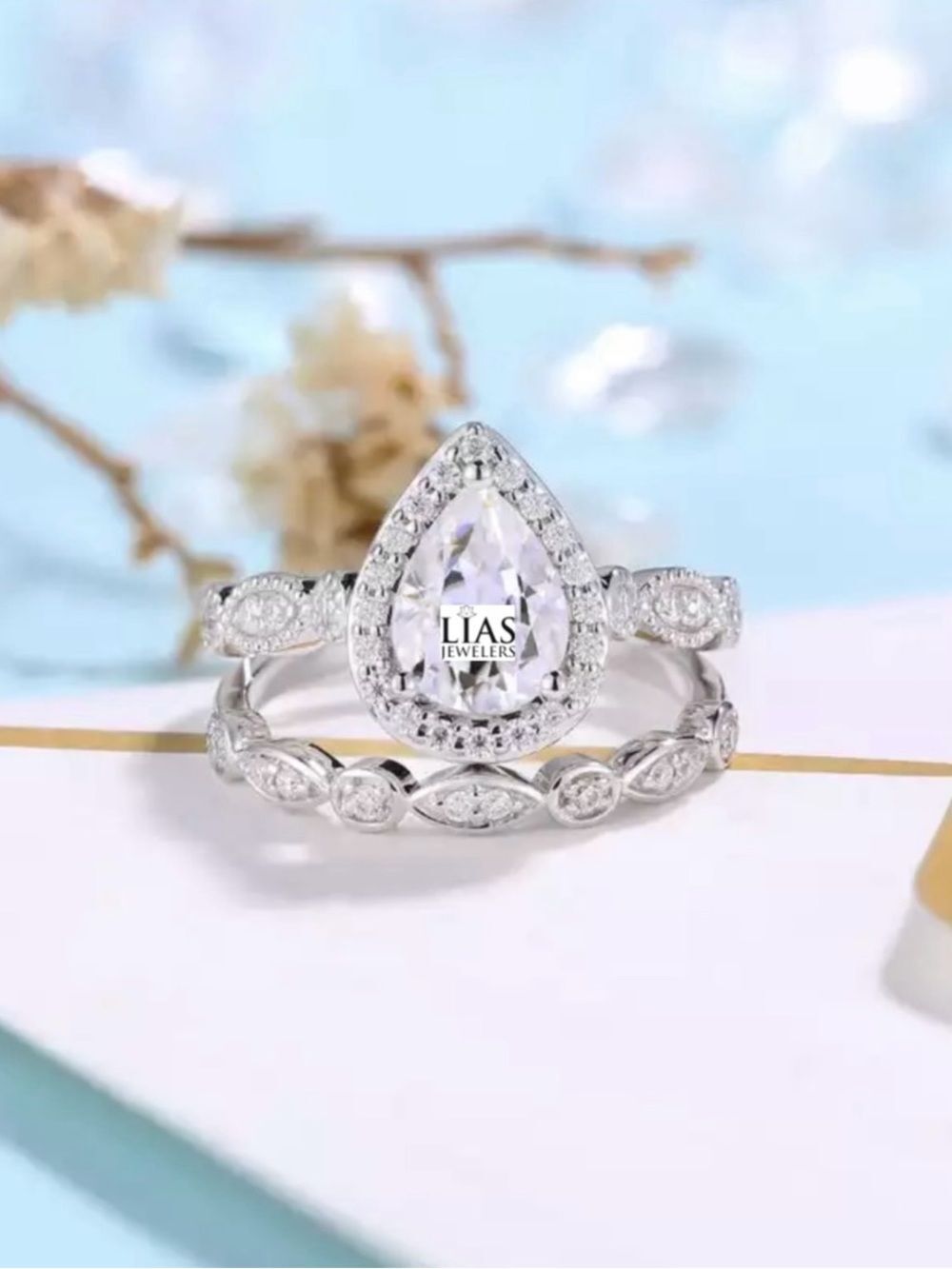 New 18k white gold wedding ring set